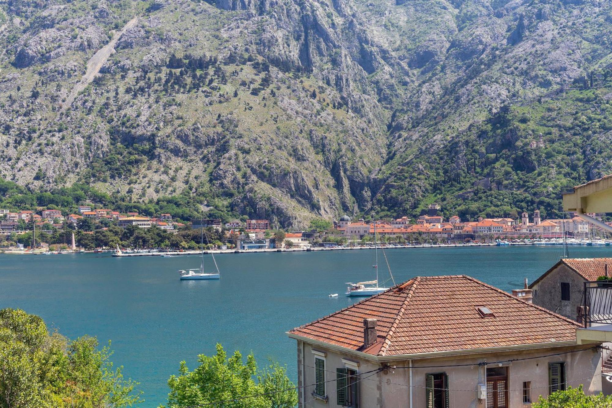 Apartments Doncic Kotor Exterior photo