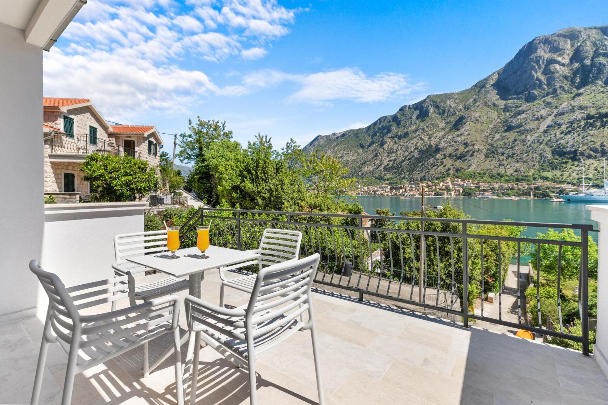 Apartments Doncic Kotor Exterior photo