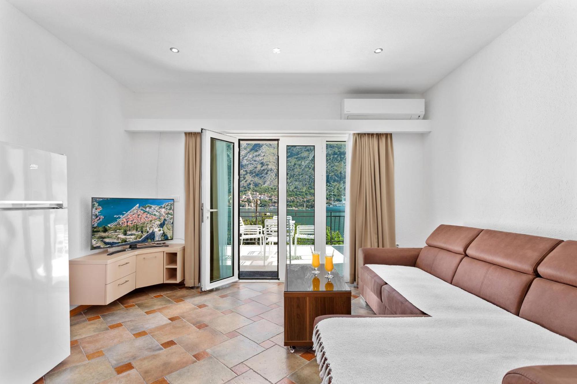Apartments Doncic Kotor Exterior photo