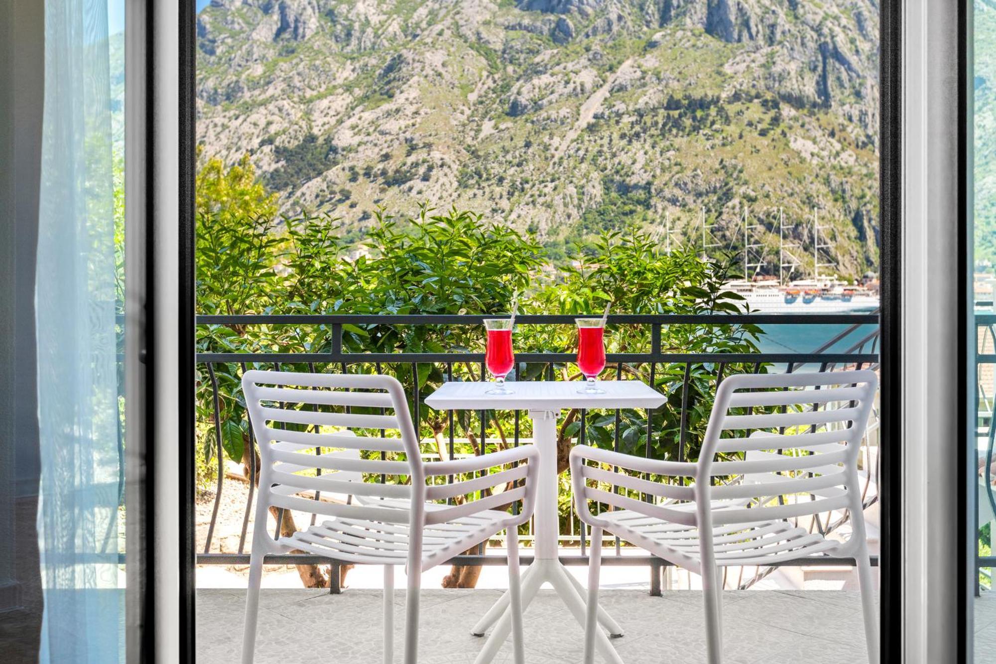 Apartments Doncic Kotor Exterior photo